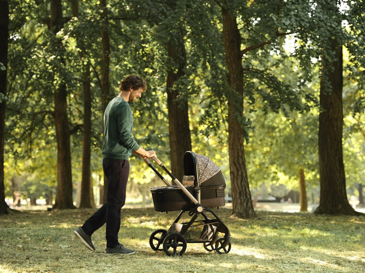 CHICCO Trio Mysa I-Size - Kory Essential - Glam Dew Re_Lux 12 CHICCO Trio Mysa I-Size - Kory Essential - Glam Dew Re_Lux – Image 10